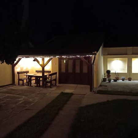Apartman Ady 6 Senta Esterno foto